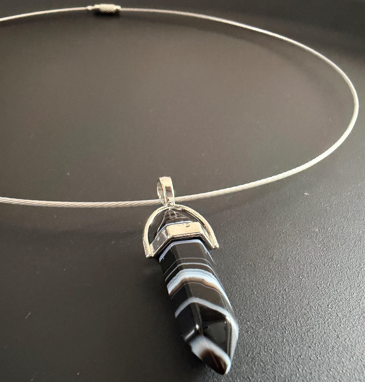Onyx / Sardonyx Anhänger, Stift / Energiespitze | ST4