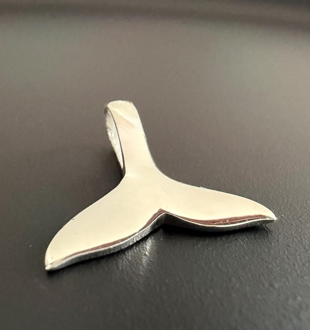 Wal Flosse Anhänger 925-Silber, 20 × 20 mm | T109