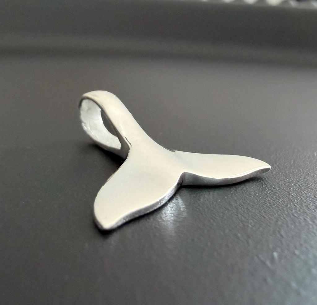 Wal Flosse Anhänger 925-Silber, 20 × 20 mm | T109