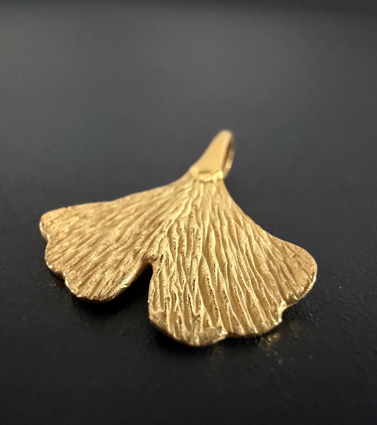Ginkgo Blatt Anhänger, 925-Silber, vergoldet | U14