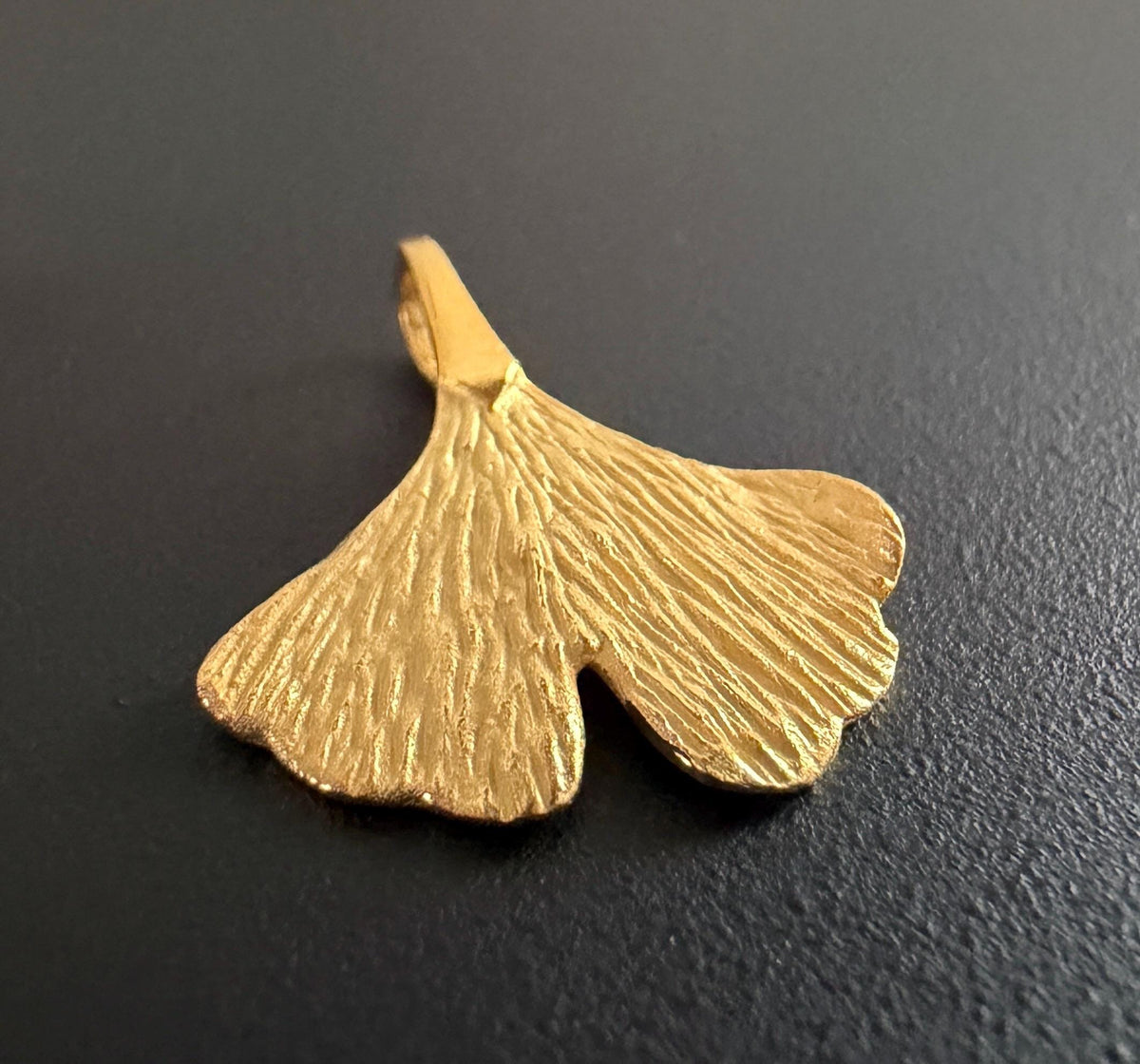 Ginkgo Blatt Anhänger, 925-Silber, vergoldet | U14