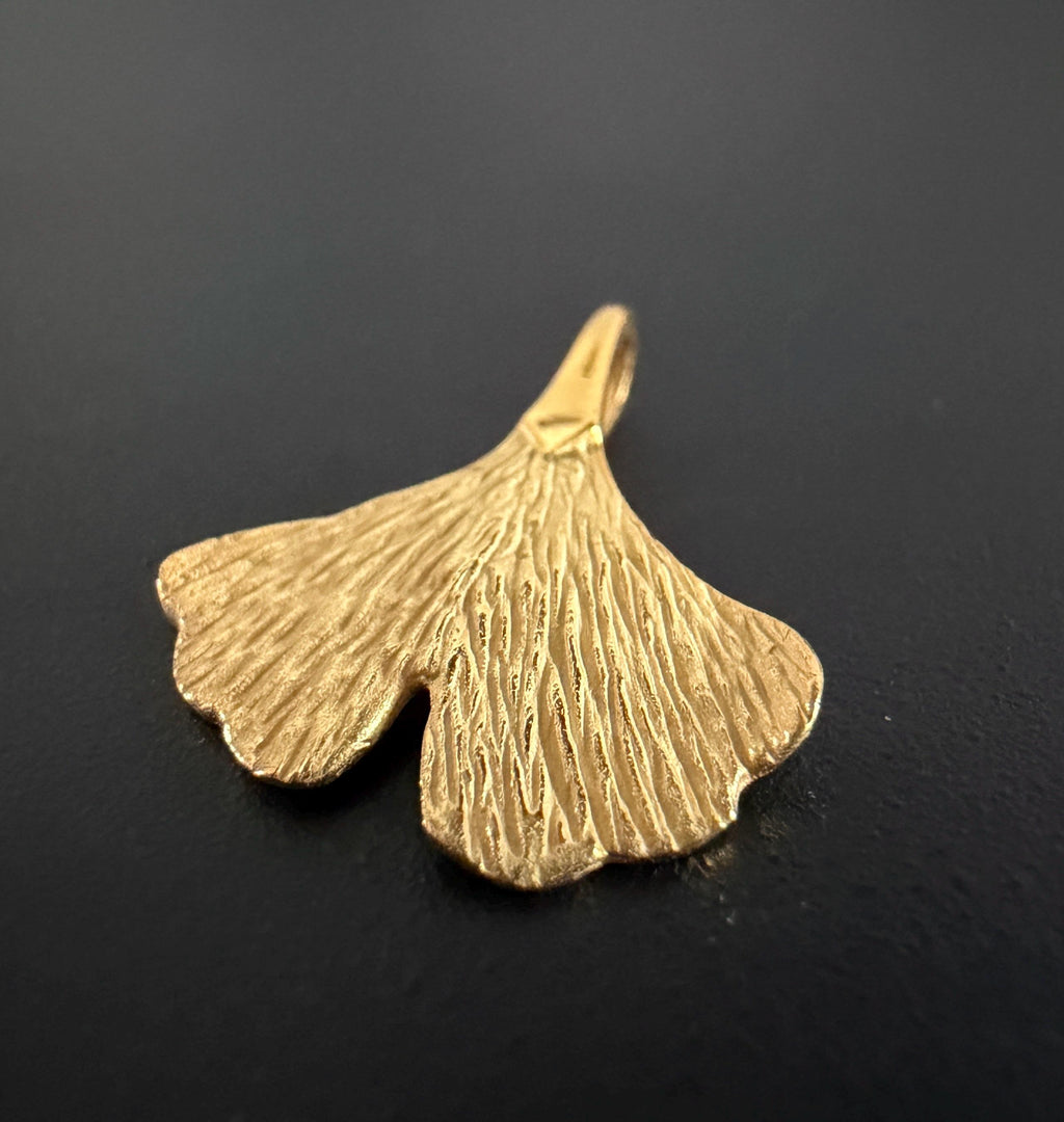 Ginkgo Blatt Anhänger, 925-Silber, vergoldet | U14