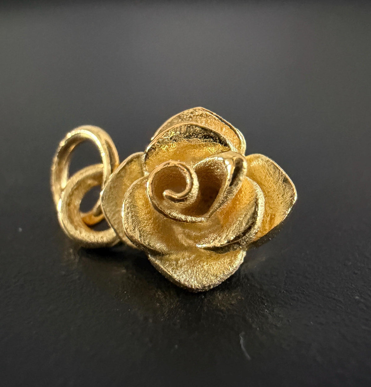 Rose Anhänger vergoldetes 925-Silber, 8 × 12 mm | U16