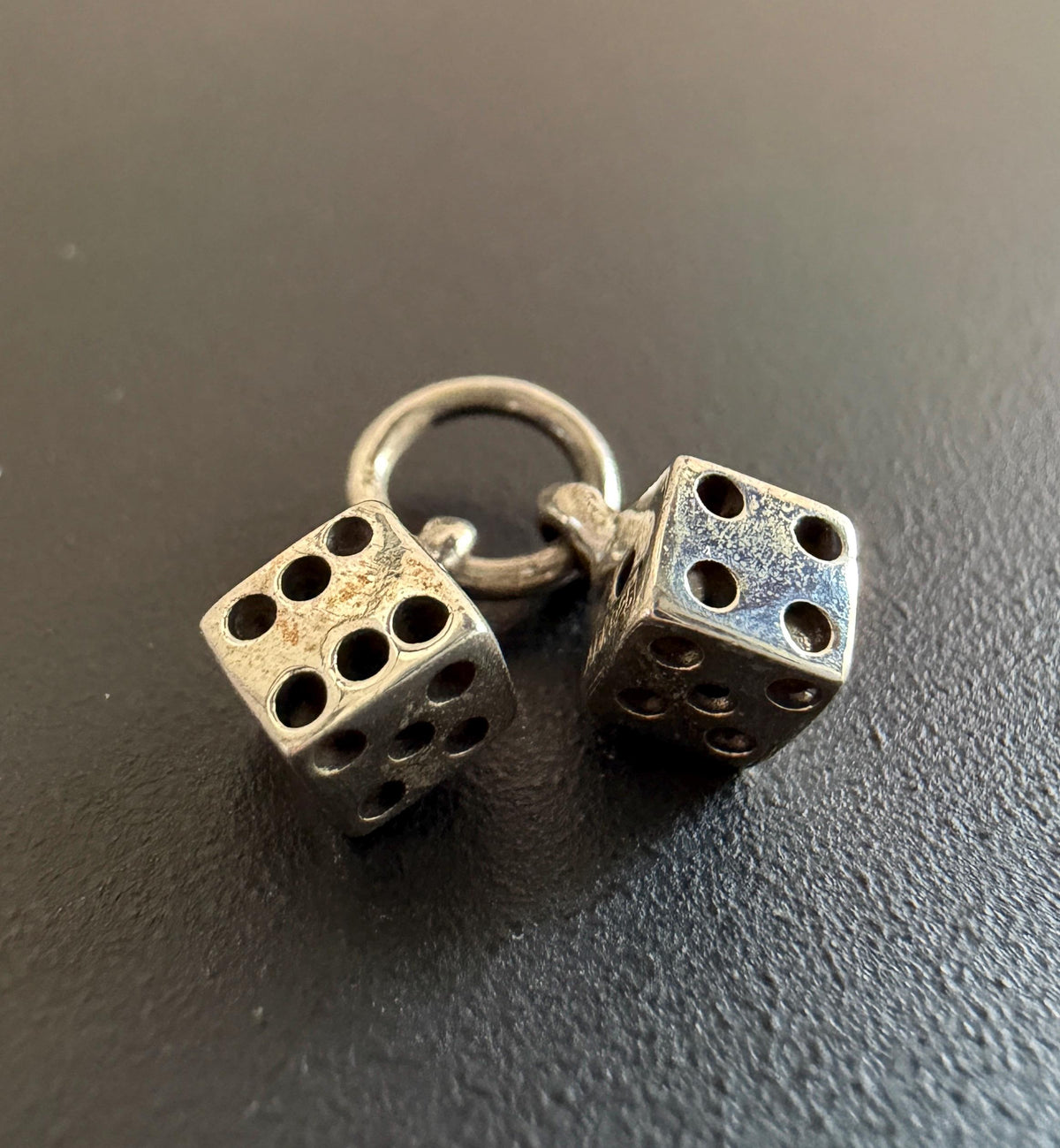 Würfel Anhänger 925-Silber, geschwärzt, 5 × 5 mm | U26