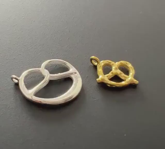 Pretzel charm 925 silver or gold-plated, 2 versions